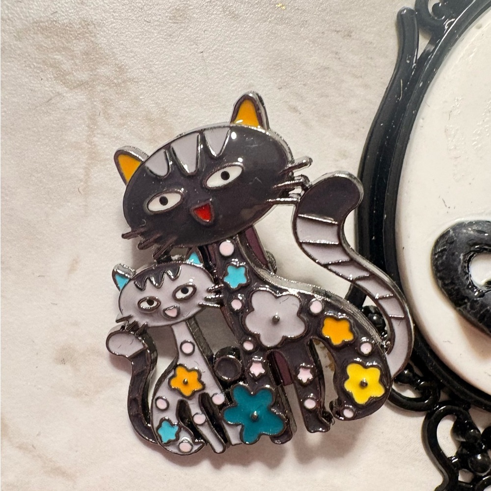 Black Cat Cameo Brooch and pendant — Enameled Cat trio brooch Pin - Picture 4 of 6